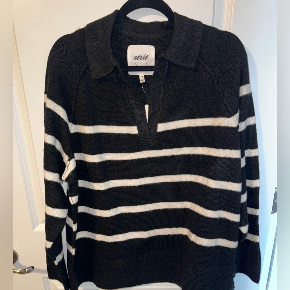 Aerie Black and White Knit Top